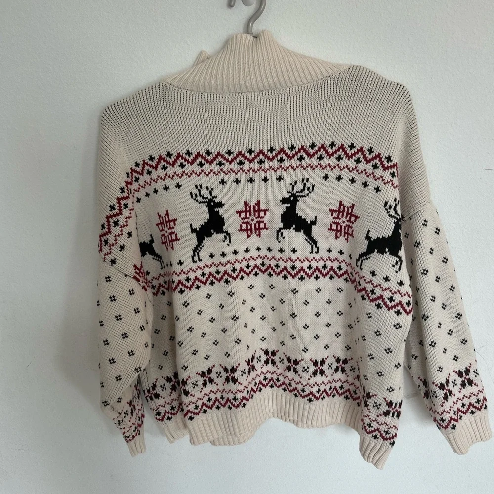 Torrid Womens Winter/Christmas Cowl Neck
Sweater with Reindeer 

Size 1/2 - Picture 2 of 7